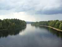 Vy ver sterdallven uppstrms mot sterviken, Siljan, som syns i bakrunden. Bilden tagen ifrn landsvgsbron.