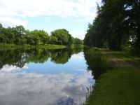 Kanalen uppstr�ms mot H�llby slussar.