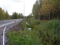 The road is widened and the canal made smaller close to Lngns.