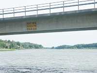 Under M�rk�bron