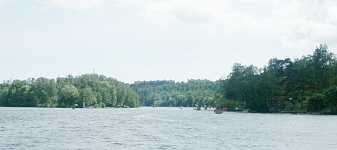 The northern entrance to the canal. Slottsholmen at left in the middle of the picture