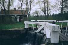 The lock-keeper's lodge and the northern gates at Srkvarn.